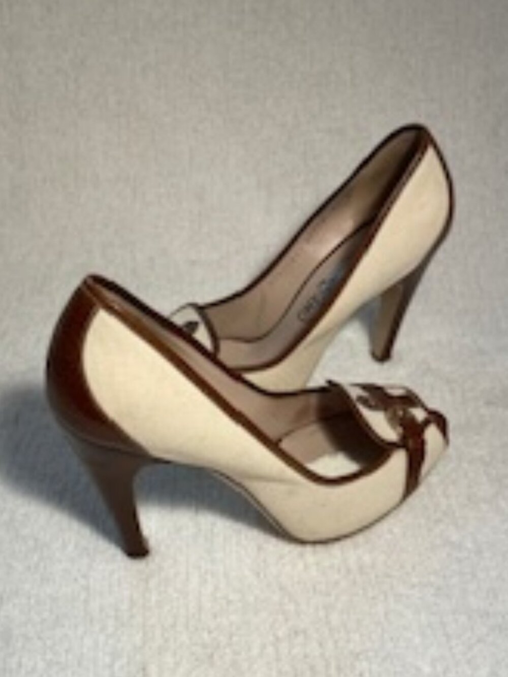 Salvatore Ferragamo Vintage Women's Brown and Cream 4" Heels; size 8.5 US